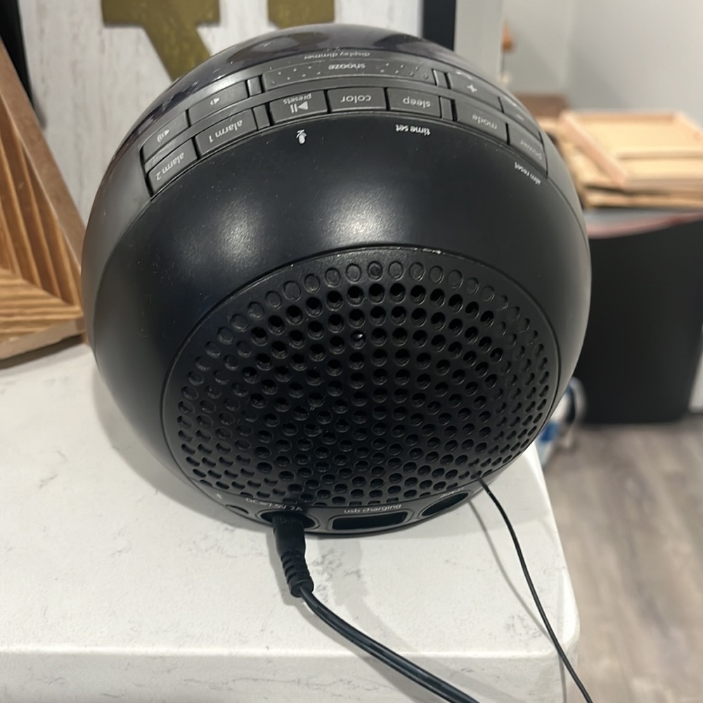 iHome - Picture 3 of 3